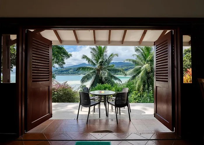 La Baie Lazare (Mahe)
